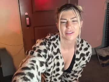 girl Free Sex Cams with chloecumz4u