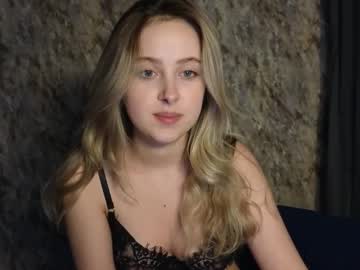 girl Free Sex Cams with chloe_whispers