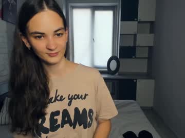 girl Free Sex Cams with intoursoui