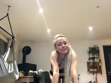 couple Free Sex Cams with minimarybloody