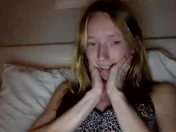 girl Free Sex Cams with littlee_redd