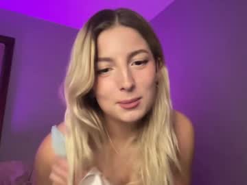 girl Free Sex Cams with official_ellieanne