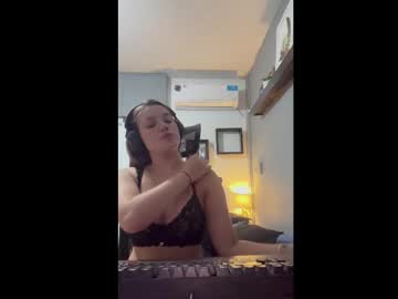 girl Free Sex Cams with eemilyyyy19