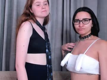 couple Free Sex Cams with earleneclarkston